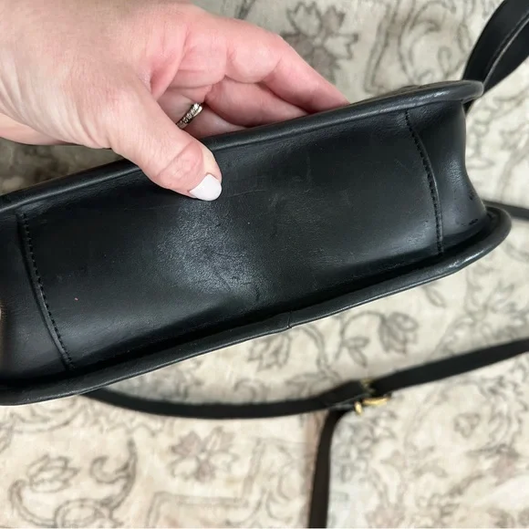 Vintage Coach City Black Leather Flap Crossbody Bag Turnlock Brass - Picture 5 of 8